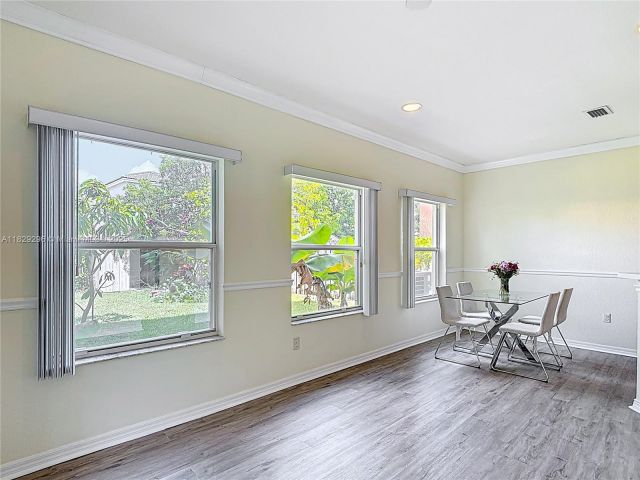 Продажа дома по адресу 1568 SE 20th Ter - фото 6207661