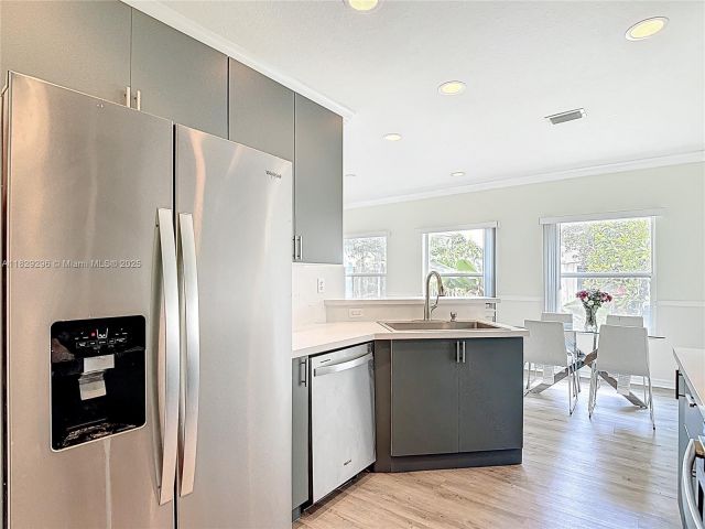 Продажа дома по адресу 1568 SE 20th Ter - фото 6207663