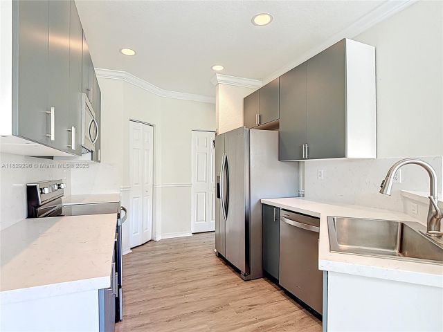 Продажа дома по адресу 1568 SE 20th Ter - фото 6207665