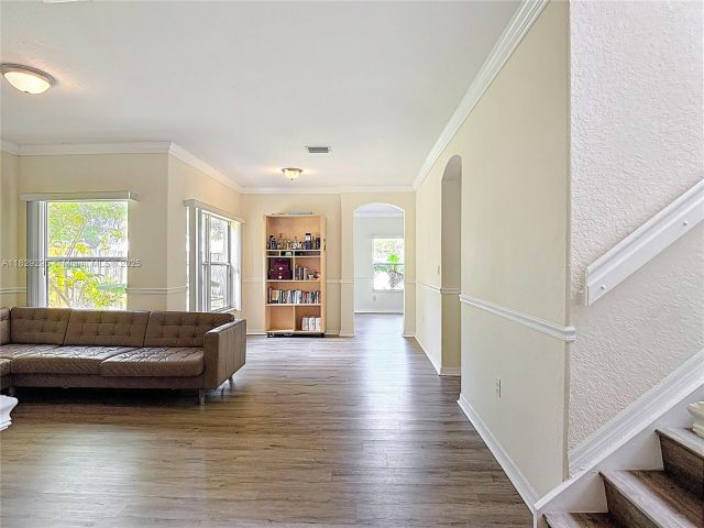 Продажа дома по адресу 1568 SE 20th Ter - фото 6207673