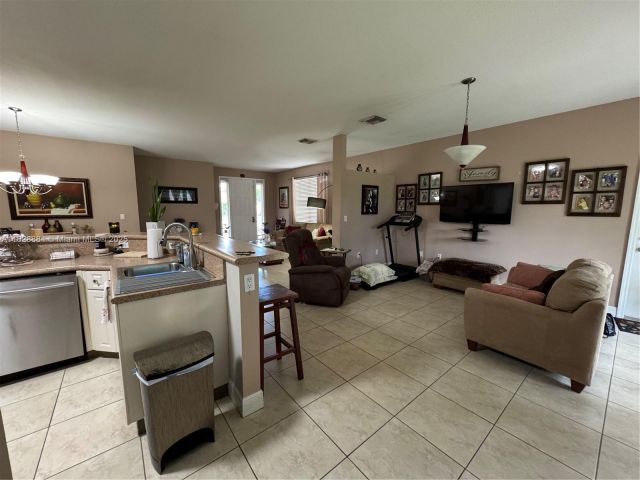 Продажа дома по адресу 20233 SW 128th Pl - фото 6209170