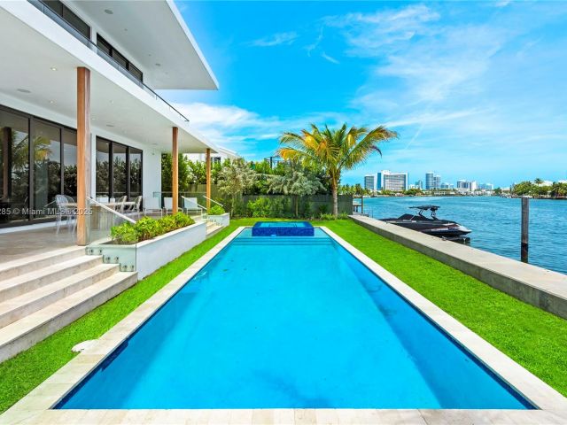 Продажа дома по адресу 1410 S Biscayne Point Rd - фото 6208301