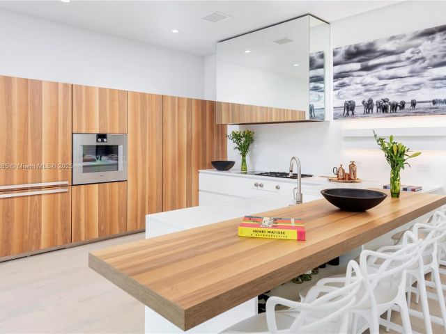 Продажа дома по адресу 1410 S Biscayne Point Rd - фото 6208307