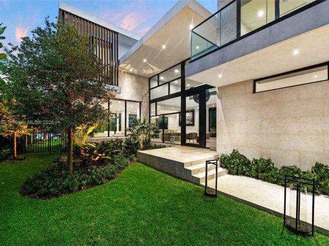 Продажа дома по адресу 1410 S Biscayne Point Rd - фото 6208315