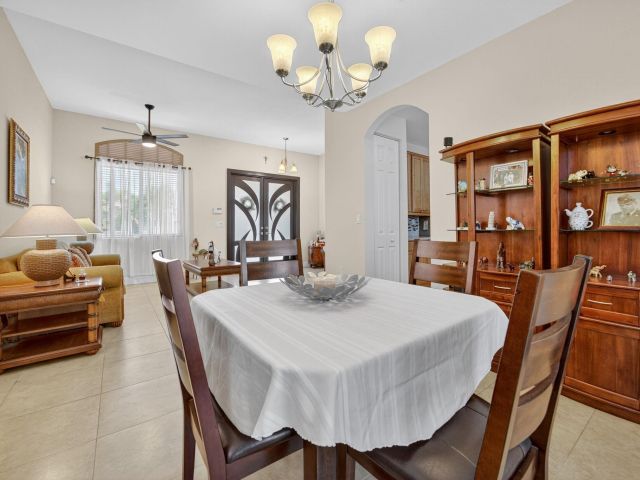 Продажа дома по адресу 18203 SW 152nd Pl - фото 6215613