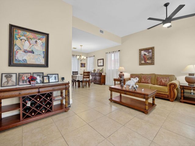 Продажа дома по адресу 18203 SW 152nd Pl - фото 6215616