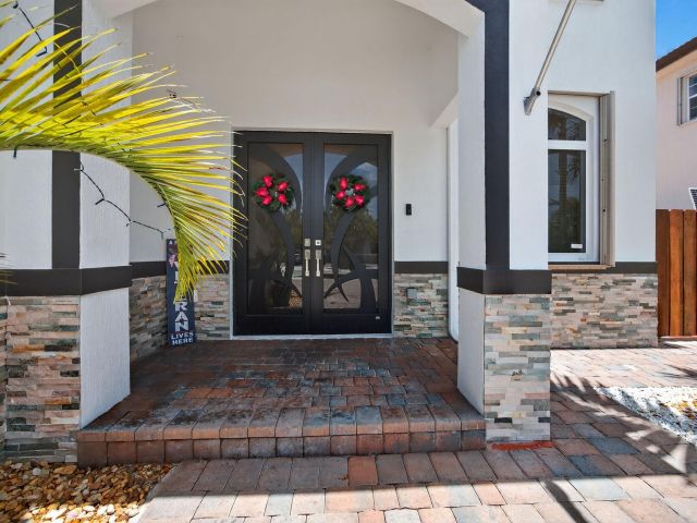 Продажа дома по адресу 18203 SW 152nd Pl - фото 6215618