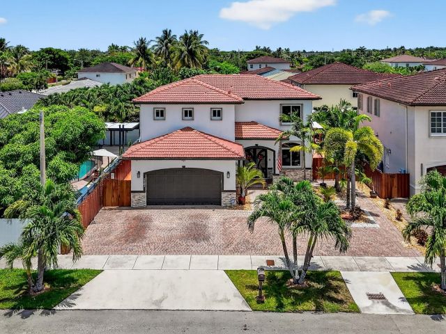 Продажа дома по адресу 18203 SW 152nd Pl - фото 6215625