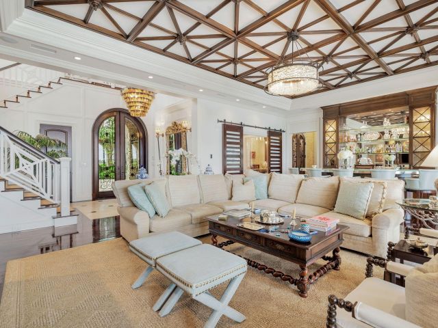 Продажа дома по адресу 3215 S Flagler Drive - фото 6209531