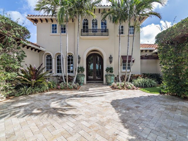 Продажа дома по адресу 3215 S Flagler Drive - фото 6209534