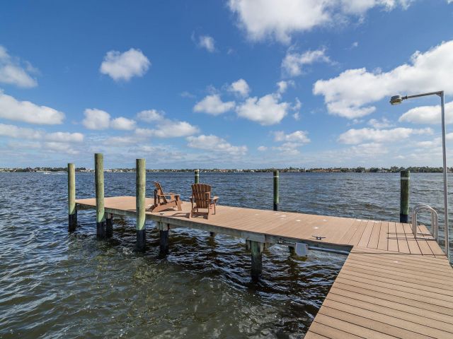 Продажа дома по адресу 3215 S Flagler Drive - фото 6209536