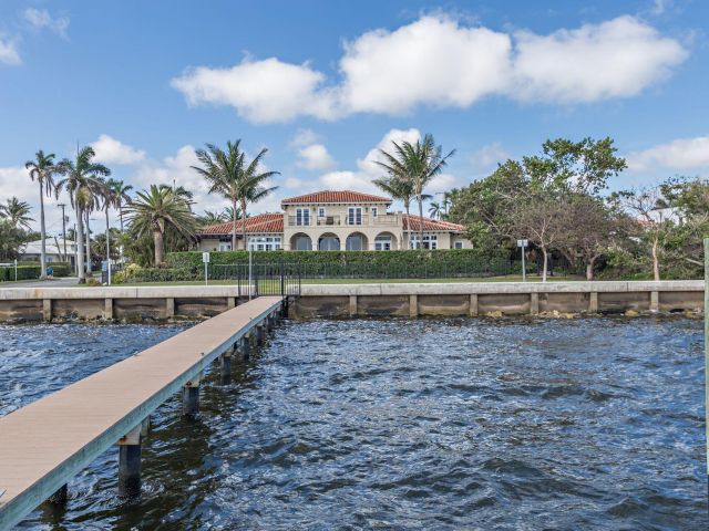 Продажа дома по адресу 3215 S Flagler Drive - фото 6209537