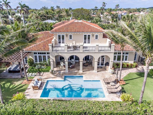 Продажа дома по адресу 3215 S Flagler Drive - фото 6209538