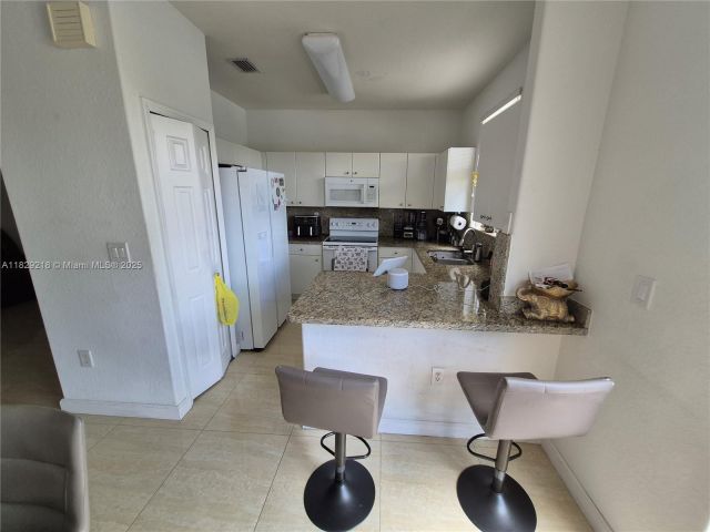 Продажа дома по адресу 8134 NW 108th Pl - фото 6209470