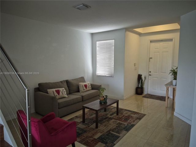 Продажа дома по адресу 8134 NW 108th Pl - фото 6209474