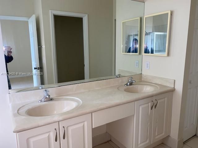 Дом в аренду по адресу 1924 SE 17 court 1924 - фото 6209619