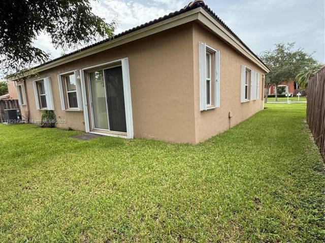 Дом в аренду по адресу 1924 SE 17 court 1924 - фото 6264154