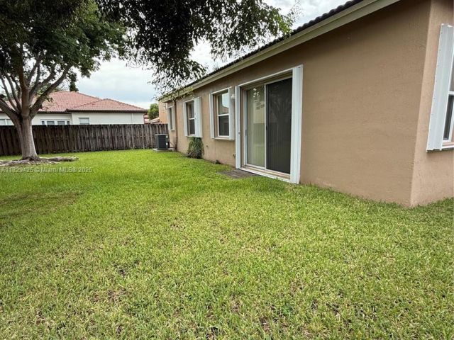Дом в аренду по адресу 1924 SE 17 court 1924 - фото 6264155