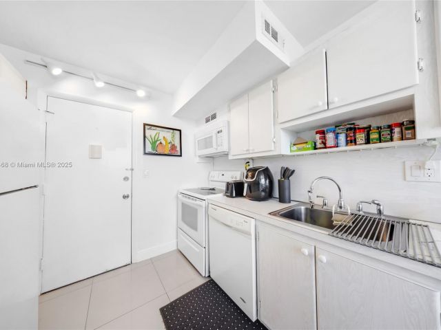 Продажа квартиры #1510 - фото 6218753