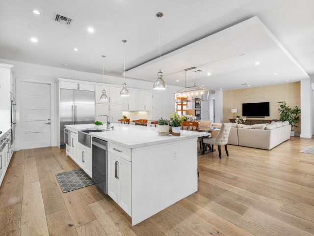 Продажа дома по адресу 200 NE 6th Court - фото 6216486