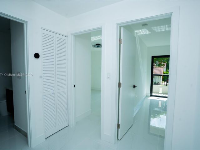 Продажа дома по адресу 10433 SW 118th Ct - фото 6237560