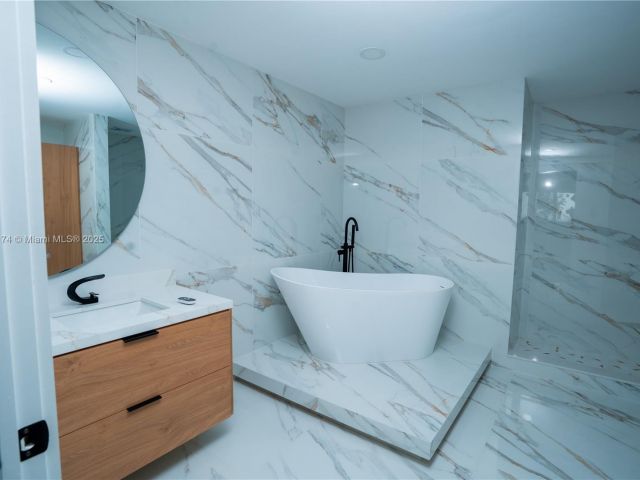 Продажа дома по адресу 10433 SW 118th Ct - фото 6237563