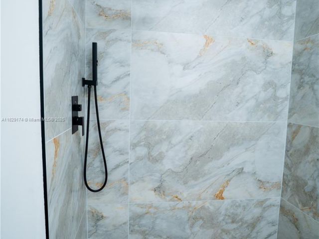 Продажа дома по адресу 10433 SW 118th Ct - фото 6237564