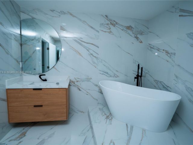 Продажа дома по адресу 10433 SW 118th Ct - фото 6237565