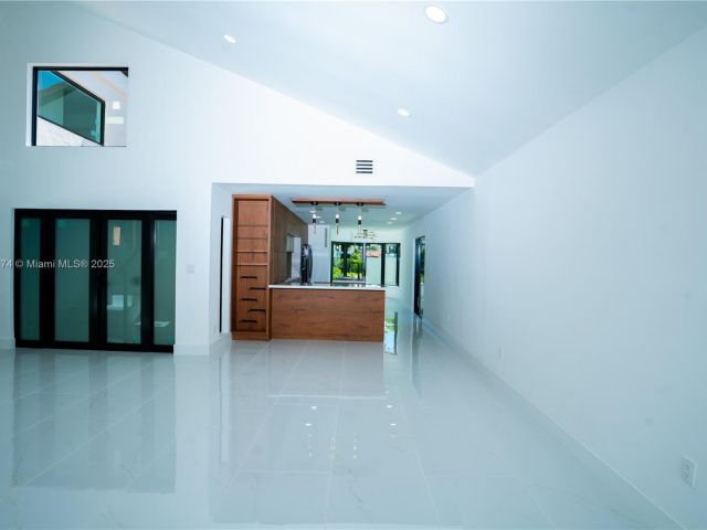 Продажа дома по адресу 10433 SW 118th Ct - фото 6237568