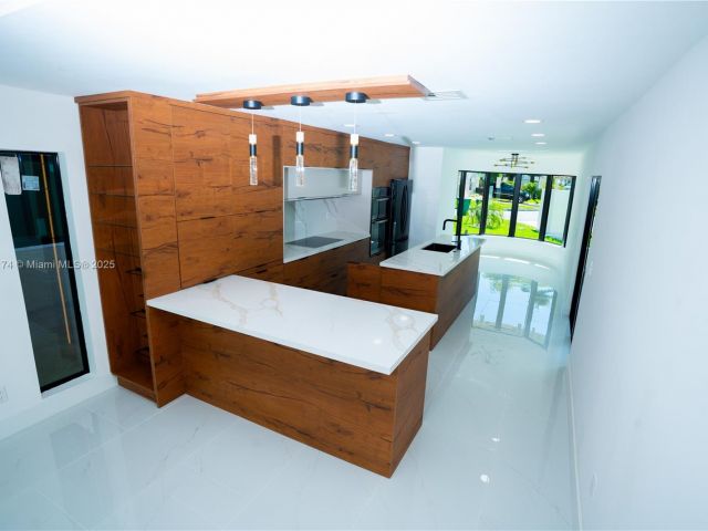 Продажа дома по адресу 10433 SW 118th Ct - фото 6237571