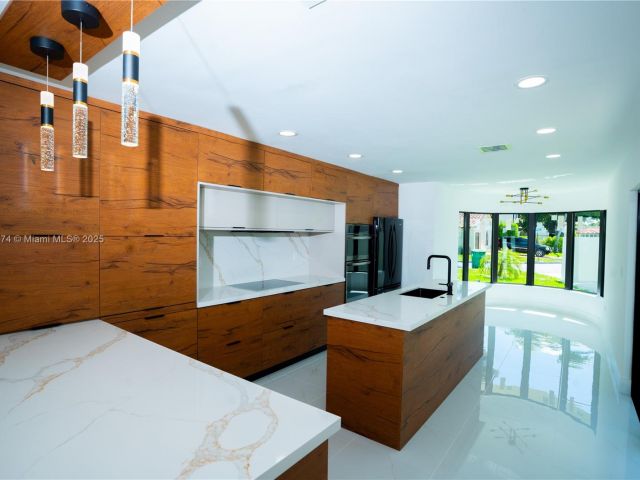 Продажа дома по адресу 10433 SW 118th Ct - фото 6237572