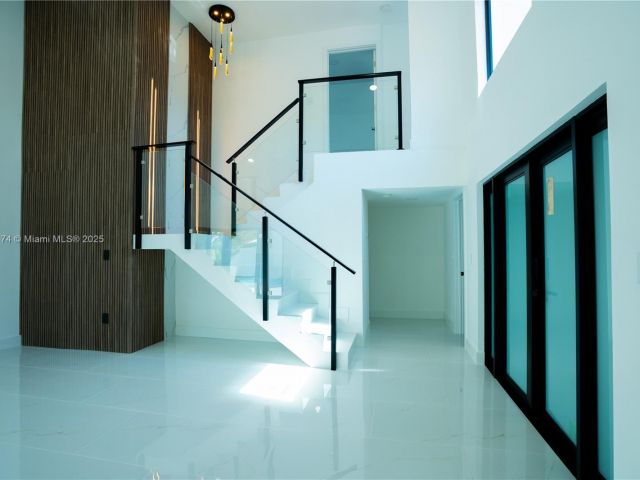 Продажа дома по адресу 10433 SW 118th Ct - фото 6237575