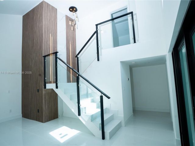 Продажа дома по адресу 10433 SW 118th Ct - фото 6237577