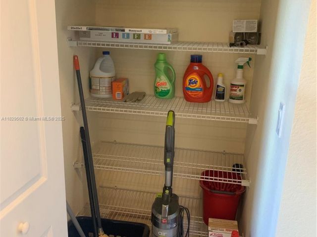 Дом в аренду по адресу 14657 SW 14th St - фото 6210012