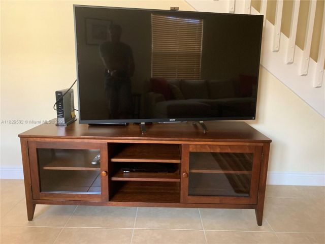 Дом в аренду по адресу 14657 SW 14th St - фото 6210017