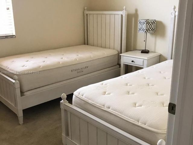 Дом в аренду по адресу 14657 SW 14th St - фото 6210023