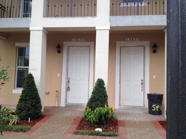 Дом в аренду по адресу 14657 SW 14th St - фото 6210030