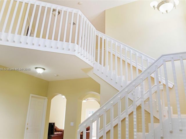 Продажа дома по адресу 14432 SW 38th Ln - фото 6210093