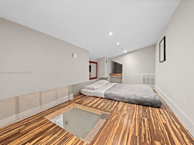 Продажа дома по адресу 14400 NE 4th Ave - фото 6284053