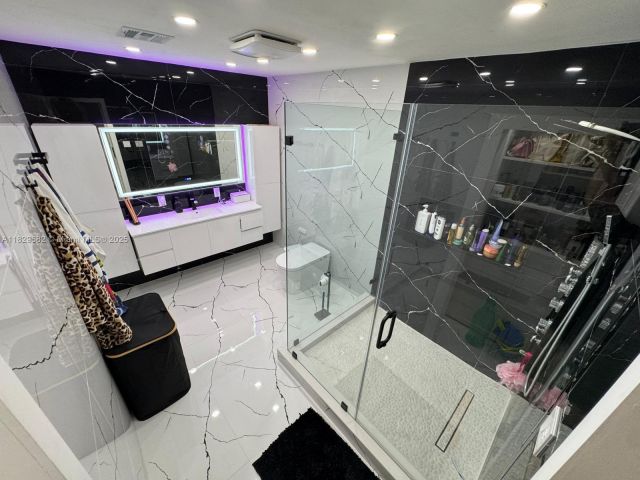 Продажа дома по адресу 12841 SW 54th St #1 - фото 6210180