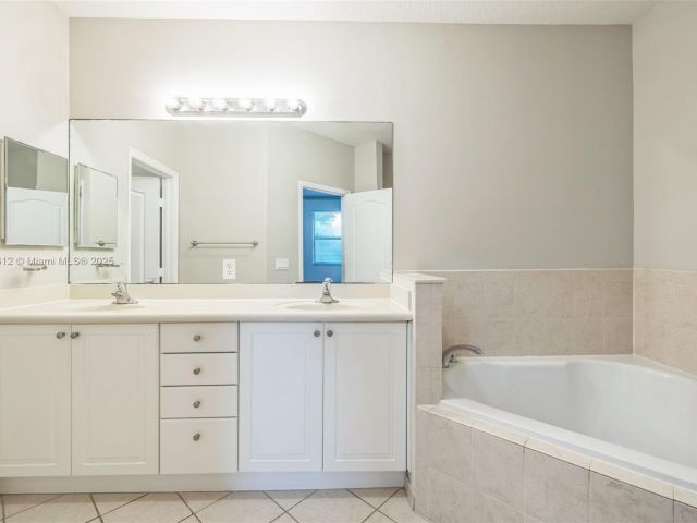 Продажа дома по адресу 11266 SW 236th Ln - фото 6226890