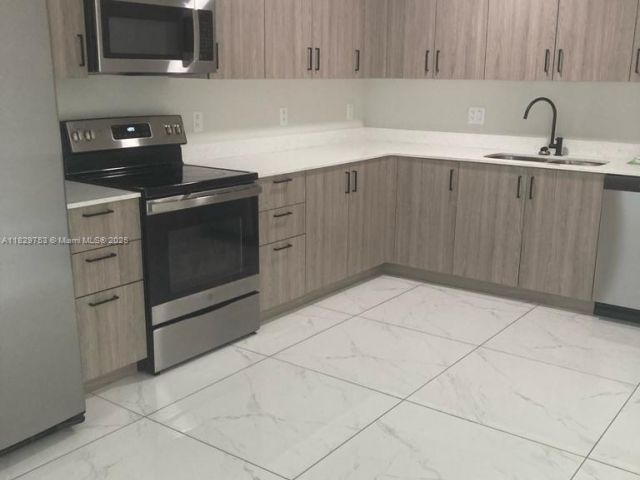 Дом в аренду по адресу 25767 SW 144th Ave - фото 6232943