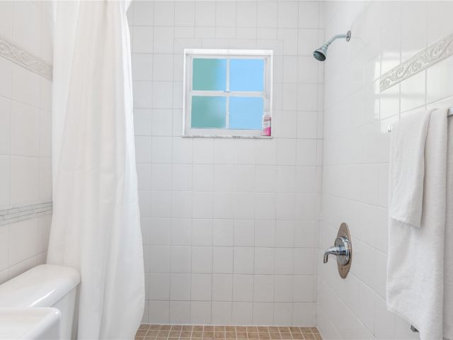 Продажа дома по адресу 516 Puritan Rd - фото 6211250