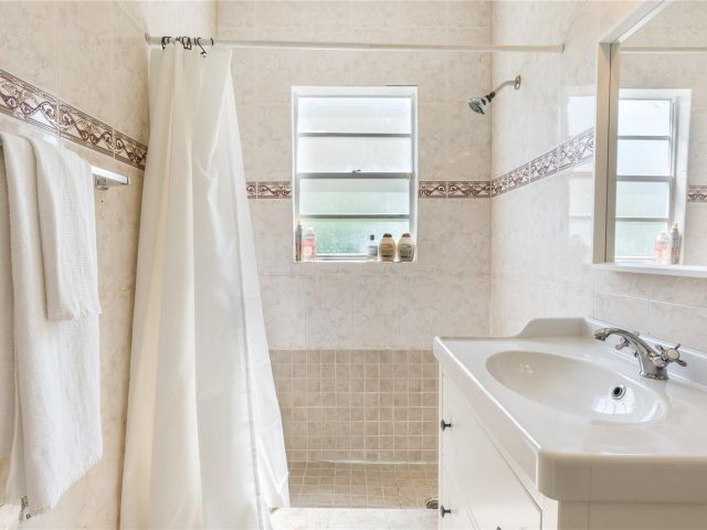 Продажа дома по адресу 516 Puritan Rd - фото 6211252