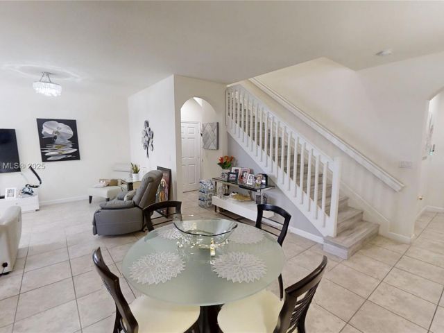 Продажа дома по адресу 4231 SW 165th Ct - фото 6211390