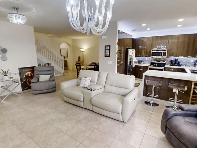 Продажа дома по адресу 4231 SW 165th Ct - фото 6211397