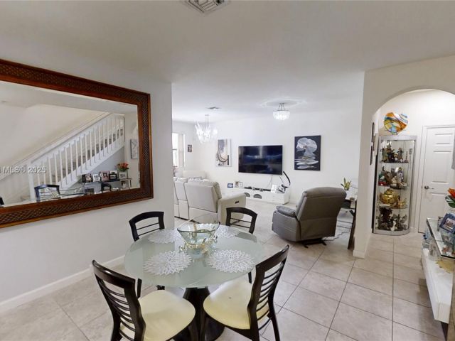 Продажа дома по адресу 4231 SW 165th Ct - фото 6211400