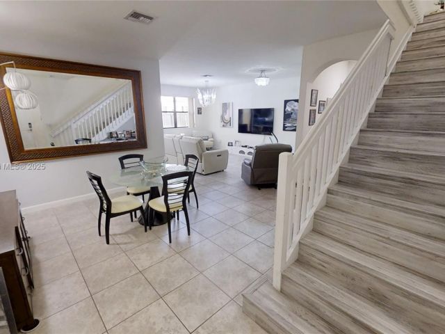 Продажа дома по адресу 4231 SW 165th Ct - фото 6211401