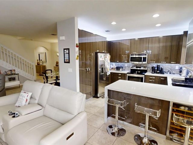 Продажа дома по адресу 4231 SW 165th Ct - фото 6211404