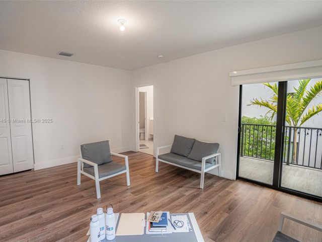 Продажа дома по адресу 4269 NW 83rd Path - фото 6210972